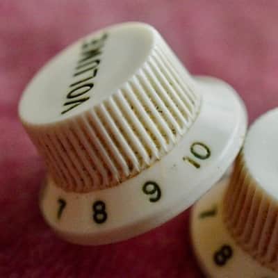 Vintage 1960's Fender Jazzmaster Knob Set PRE-CBS Volume Tone Knob Slab board Clay dot JM image 7