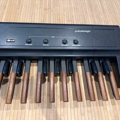 Studiologic MP-117 MIDI Controller Pedalboard + Gator Case – Excellent Condition image 7