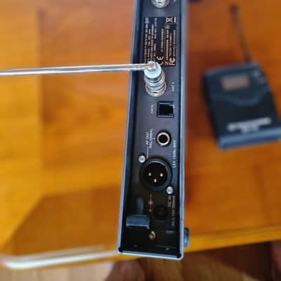 Sennheiser 🎤 Sennheiser ew 300 G2 Set | EM 300 G2 + SK 300 G2 | True Diversity | 786–822 MHz | Rack Mount image 9