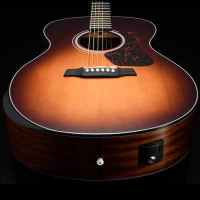Walden G550REAB-G Natura Solid Spruce Top Armrest Grand Auditorium Acoustic-Electric - Amber Burst Gloss Top / Open Pore Natural (G550REAB-G/W) image 8