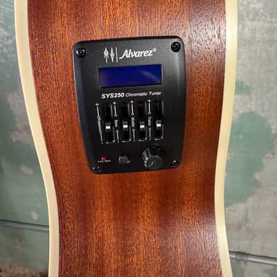 Alvarez Regent Series RC26HCE Hybrid Acoustic Electric Guitar - Natural image 14