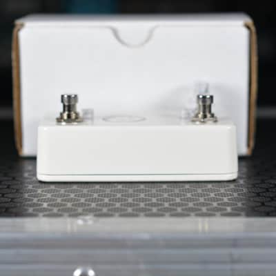 Lovepedal Tchula Boost 2010s - White image 3