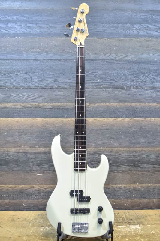 1991 Fender Prodigy Bass Active Preamp Arctic White El. Bass w/ Case - #N1008055 image 1