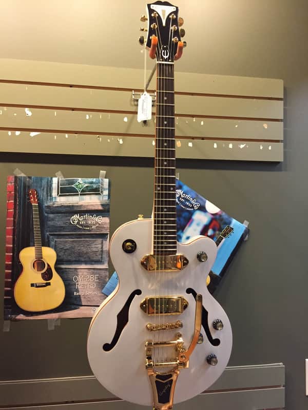 ギター Epiphone Wildkat e Pearl White 2015 ギター Wildkat e Pearl White Bigsby Epiphone Wildkat Bigbsy