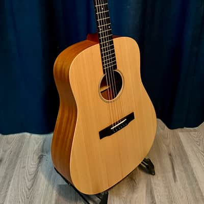 Larrivee Dreadnought - Natural Satin - USA all Solid - Excellent Condition - HSC image 2