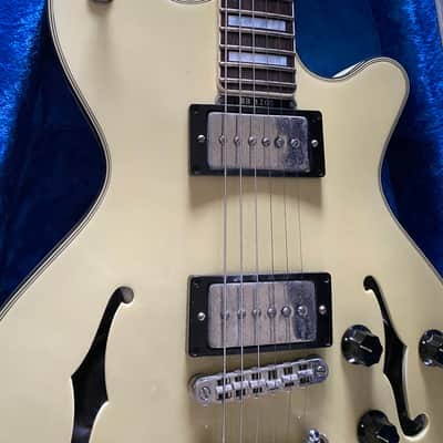Maton Electric Guitar Custom BB1200  - White (aged) - owned by Pat Davern of Grinspoon image 4