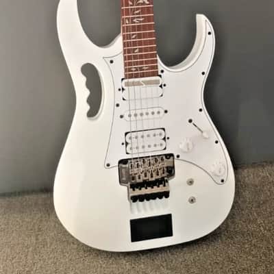 Ibanez JEM-JR-WH SUSTAINIAC Steve Vai Signature White image 17