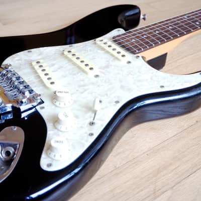 1985 Fender Contemporary Stratocaster ST-562 Electric Guitar MIJ Japan w/gigbag image 7