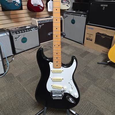 Squier 1987Japan Strat 1987 - Black image 1