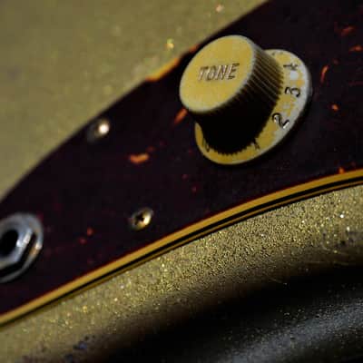 American Fender Jazzmaster Relic  Custom  Nitro Gold Sparkle G&G Case image 7
