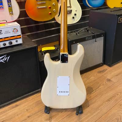 Fender Vintera '50s Stratocaster with Maple Fretboard 2019 - 2023 - White Blonde image 3