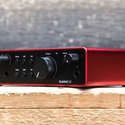Focusrite Scarlett 2i2 4th Gen Studio-Quality 2-In / 2-Out USB Audio Interface image 2