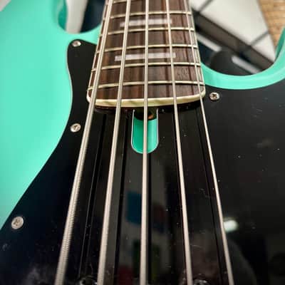 Sire Marcus Miller V5R 5-String 2022 - Present - Mild Green image 3