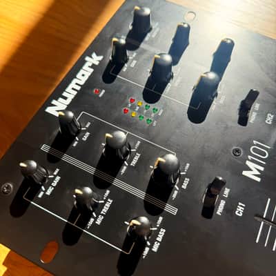 Numark M101 - 2 Channel Rack - Mount DJ Mixer 2010s - Silver image 6