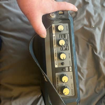 Roland Mobile Cube 2-Channel 5-Watt 2x4" Guitar Combo 2008 - Present - Black imagen 2
