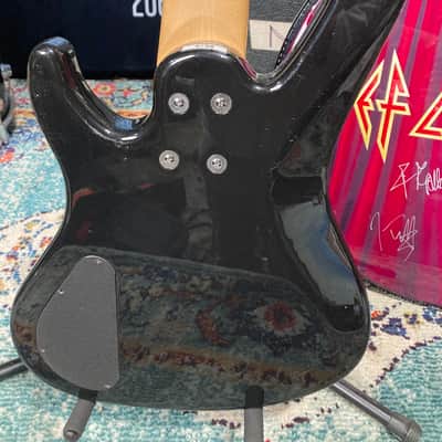 Rick Savage's, Def Leppard "Storyteller" Washburn XB925 5-String Bass Guitar (RS #2024) Authenticated! image 17