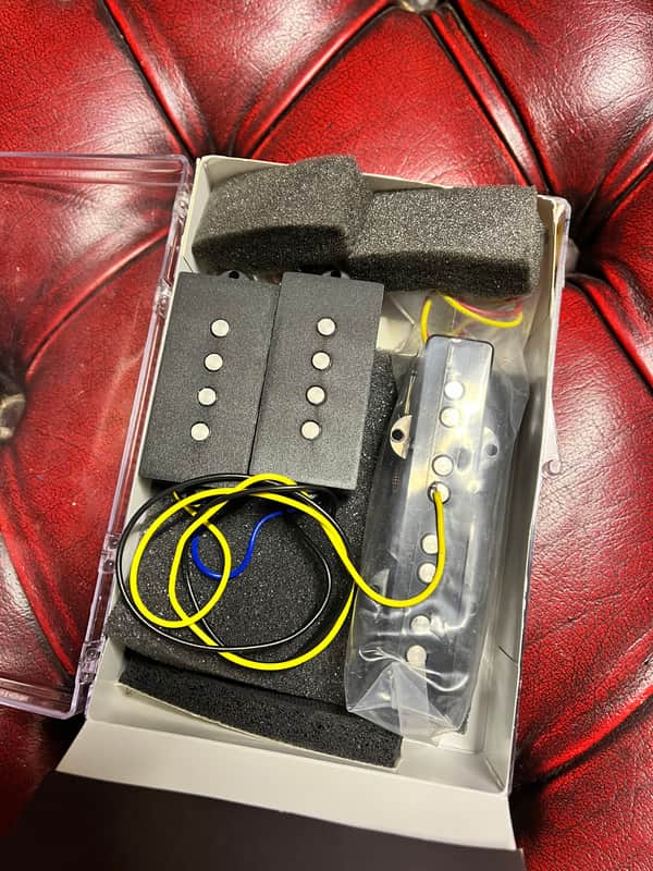 Squier PJ Bass Pickup Set - Black image 1