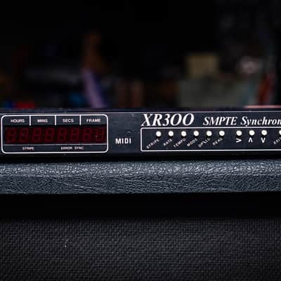 XRI Systems XR-300 SMTPE Synchroniser Rack unit - Black image 2