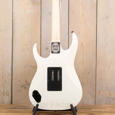 Ibanez RG550 Limited Edition 2026 - WHF White Flat image 3
