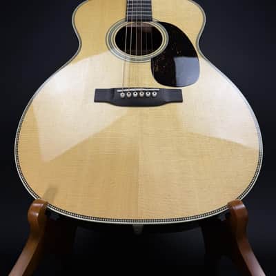 Martin 000-28 Acoustic Guitar image 3