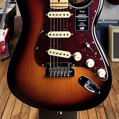 Fender American Professional II Stratocaster – 3 Color Sunburst w/Maple image 7