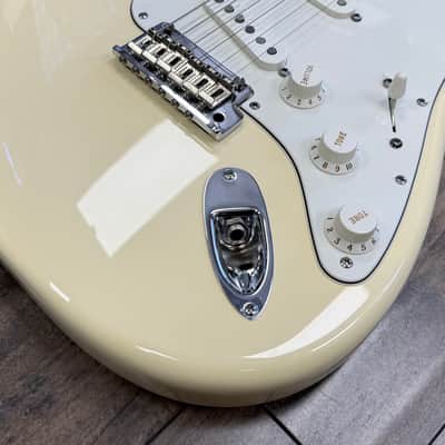 Fender American Standard Stratocaster with Maple Fretboard 2007 - Olympic White image 2