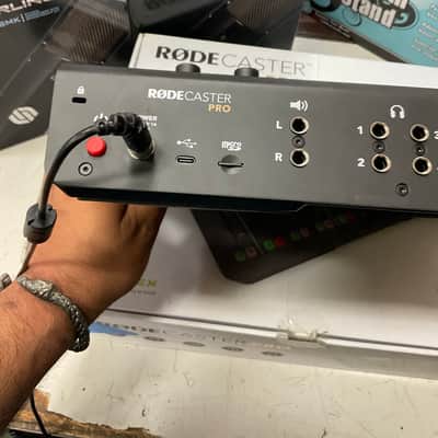 RODE The Complete Podcaster Recording Bundle image 7