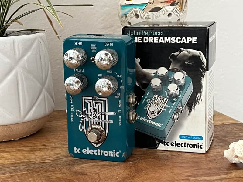 TC Electronic John Petrucci Dreamscape 2012 - Present - Blue Sparkle image 1