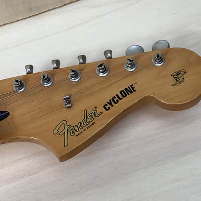 Fender Deluxe series Cyclone II MIM 2003 Electric guitar / competition image 3