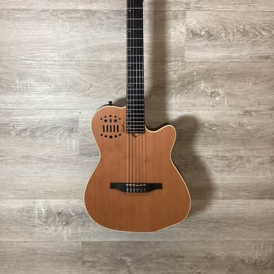 Godin ACS Cedar Natural SG w/Bag - demo image 1