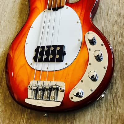 Ernie Ball Music Man Stingray 4 Fretless Bass 1997 image 3