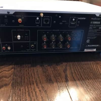 Yamaha R-N1000A Network Receiver image 3