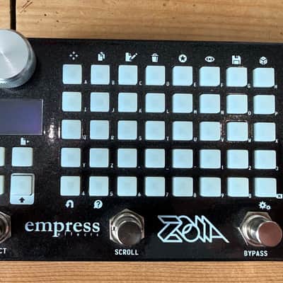 Empress ZOIA - Mint Condition image 1