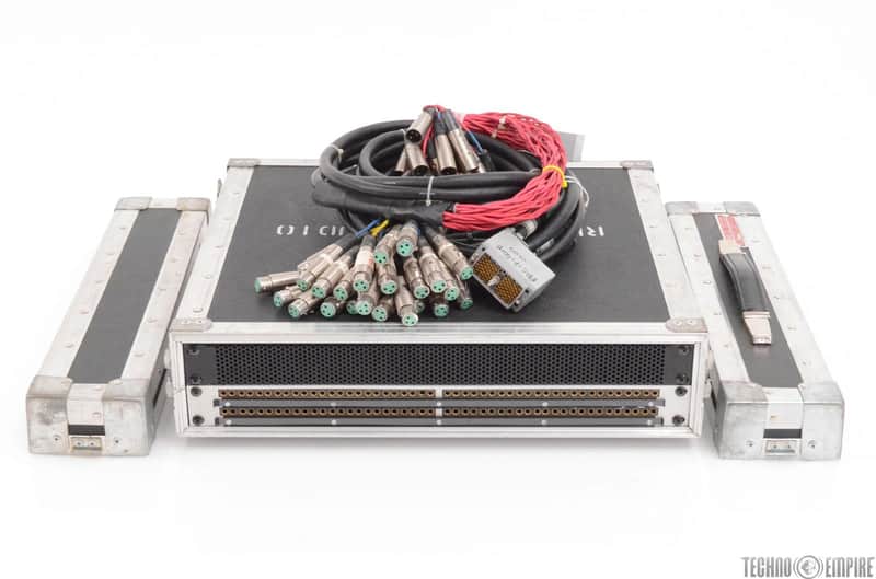 Mosses & Mitchell 96-point TT Patch Bay with 2 Mogami Snakes & Road Case #28393 image 1