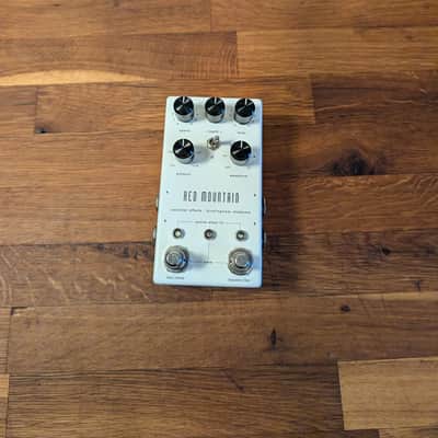 Swindler Effects Red Mountain Tremolo Functionalist 2010s - White image 2