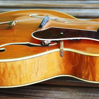Vintage 1949 Epiphone Emperor/Natural Blonde/Hidden Controls/Floating Pickup/Second NOS Pick Guard image 6