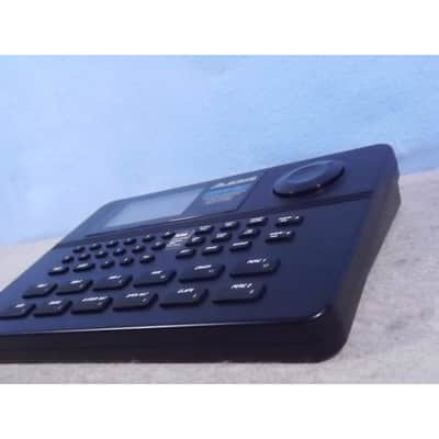 Alesis SR-16 Drum Machine (16 BIT) image 8