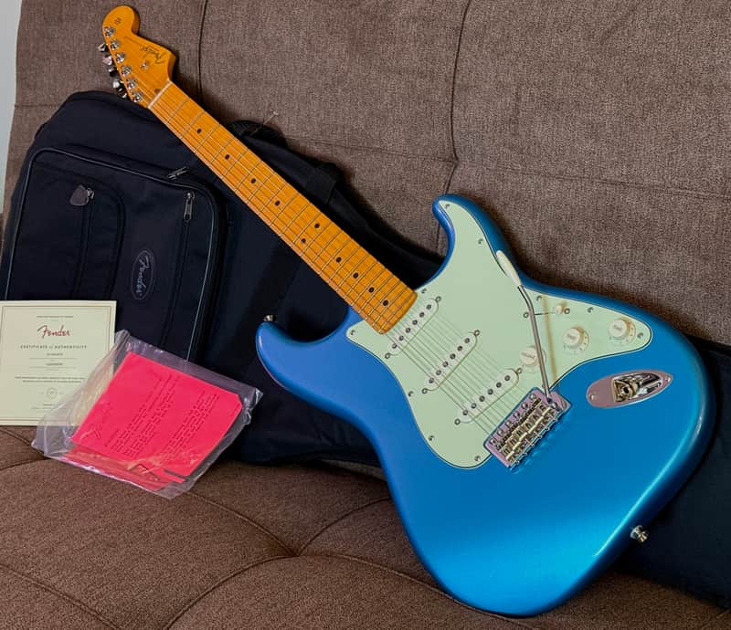 Fender American Professional Classic Stratocaster w/Deluxe Fender Gig Bag, COA, & Case Candy - 2025 Model in Faded Lake Placid Blue