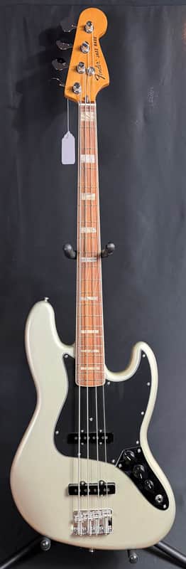 Fender Vintera '70s Jazz Bass | Reverb Canada