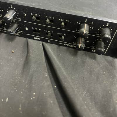 Kawai EQ-8 8 Channel Parametric Equalizer Rack Missing Button Cap Tested image 4