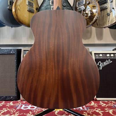 Martin Guitar 000-10E Retro Sapele Chitarra Elettroacustica Dark Mahogany Bild 6