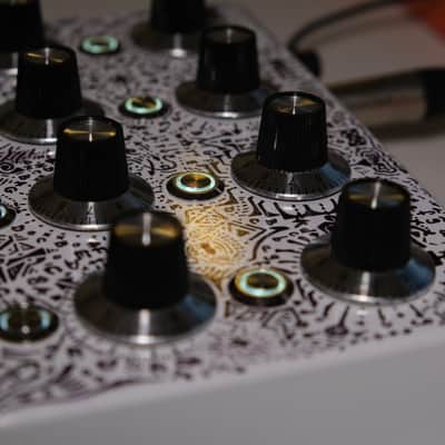 KRISCHER - M8 / analog polyphonic synth image 4