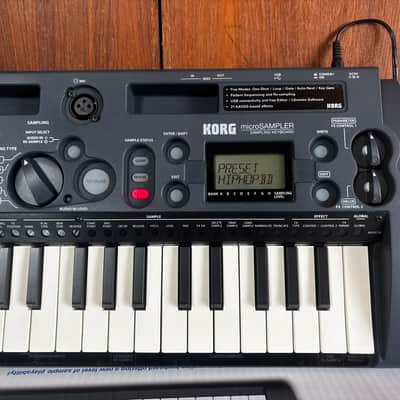 Korg MS1 microSAMPLER Sampling Keyboard w/ box, mic, power supply image 4