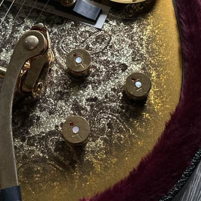 2024 Gretsch G6134TG Gold Paisley Penguin Bigsby Limited Edition image 9