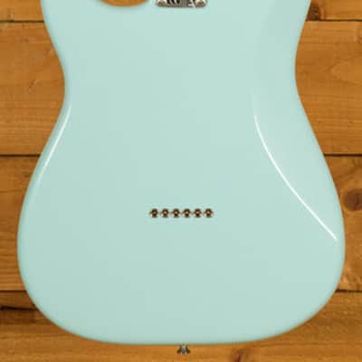Fender Tom DeLonge Stratocaster - Rosewood - Daphne Blue image 4