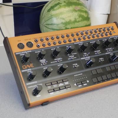 Behringer Grind / Crave / Edge 45° Desktop Synth Studio Wedge Stand image 5