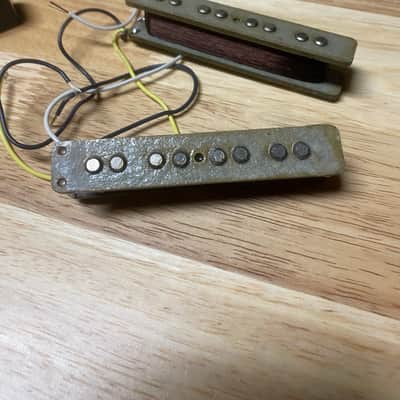 Fender Vintera ii 60’s jazz bass pickups image 2