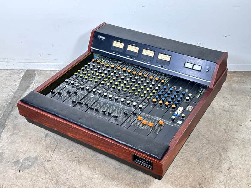 Yamaha PM-1000 16-Channel 4-Bus Mixing Console 1970s - Black image 1