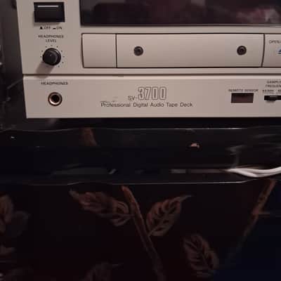 Panasonic SV-3700 Professional Digital Audio Tape Deck w/tapes and accessories 1980s? - Grey image 2