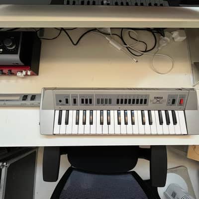 Yamaha KX5 - needs repairing - make an offer image 1